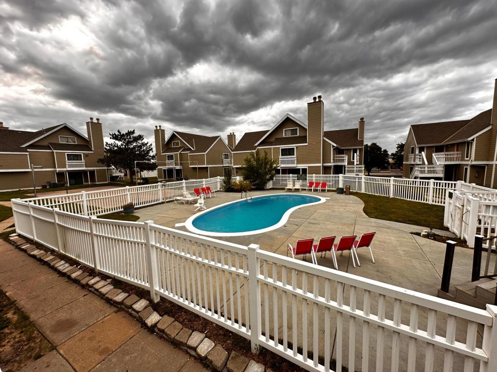 Hawthorn Extended Stay By Wyndham Wichita Exterior foto
